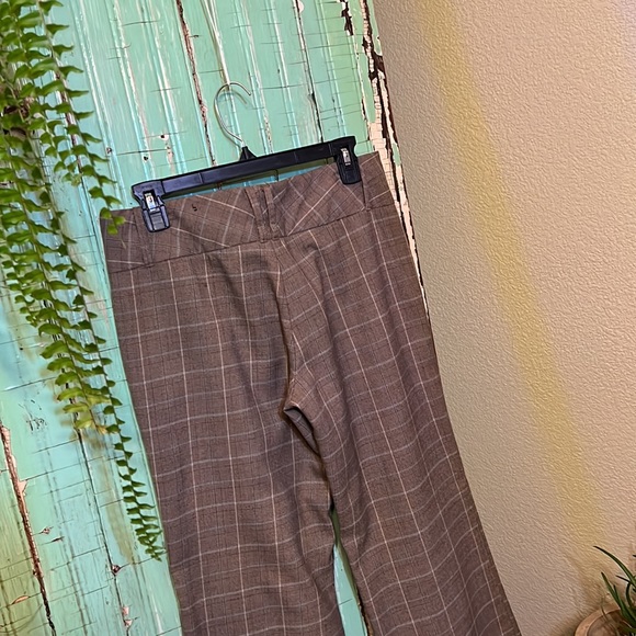 Comfy, stylish Studio Y trouser pants with belt loops and cuffs. - Picture 7 of 8